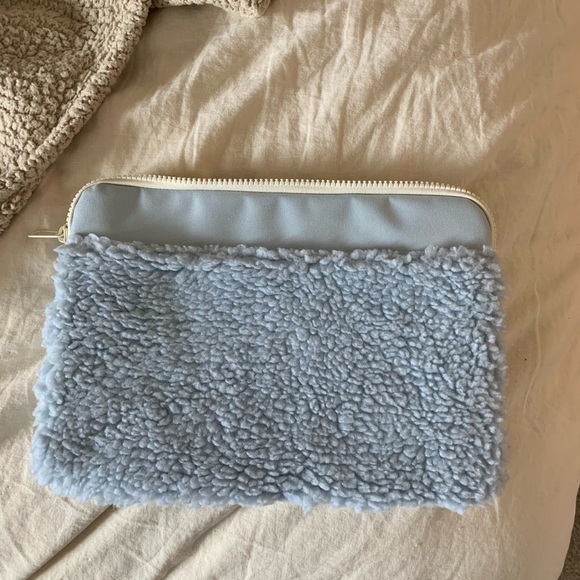 herschel supply co 12” laptop/tablet sleeve - Picture 2 of 3